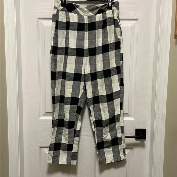 Free People | Clear Skies | Black &
White | Checkered | Cropped Pants | Size M - Picture 2 of 15